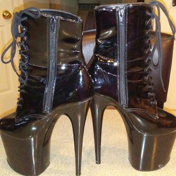 pleaser flamingo 3023